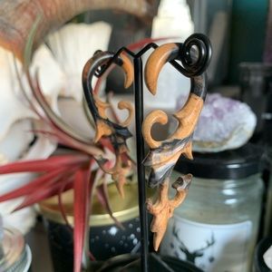 Esoteric Body 4g hand carved tiger ebony wood hanging earrings